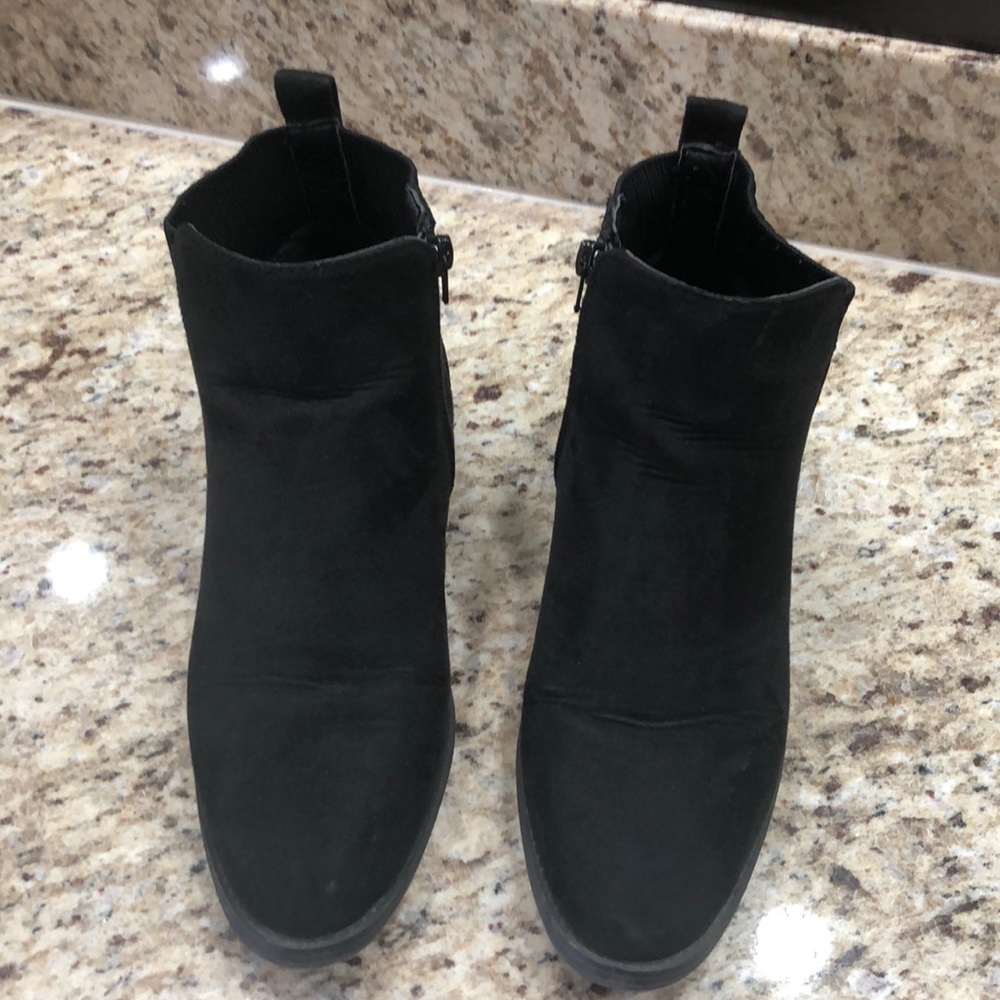 Ellen Tracy Ankle Booties